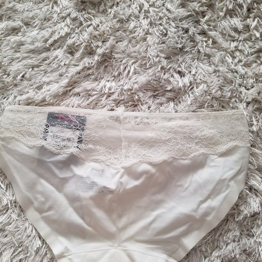 Maidenform deadstock silkies off white bikini panties No lines no show panty - Picture 13 of 16